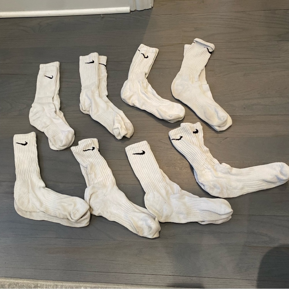 8 pairs Mens Nike socks preowned
